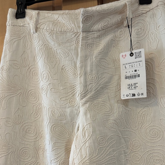 Zara Cream Cropped Pants - Picture 3 of 3